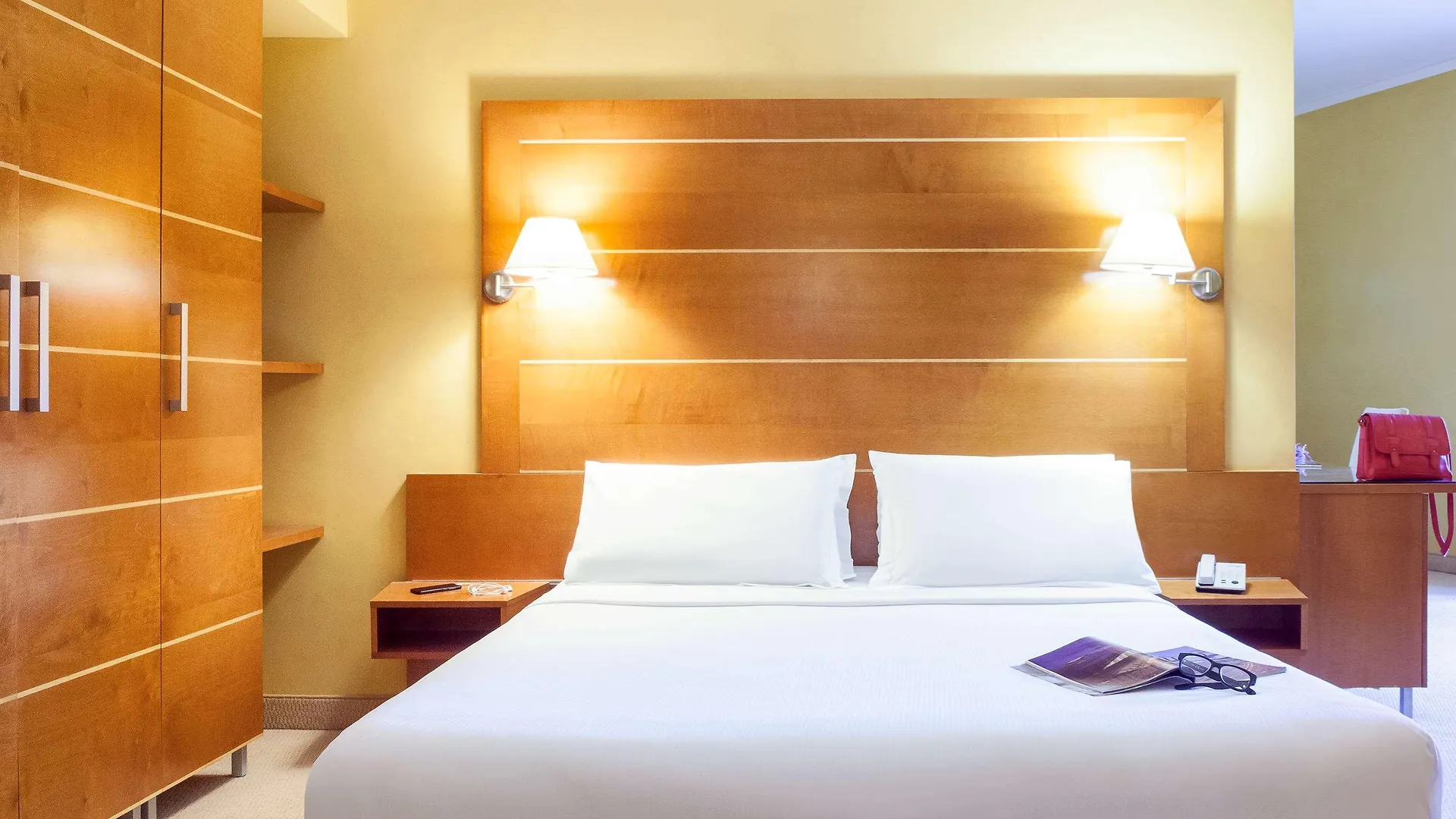 Hotel Ibis Styles Bari Giovinazzo 4*,